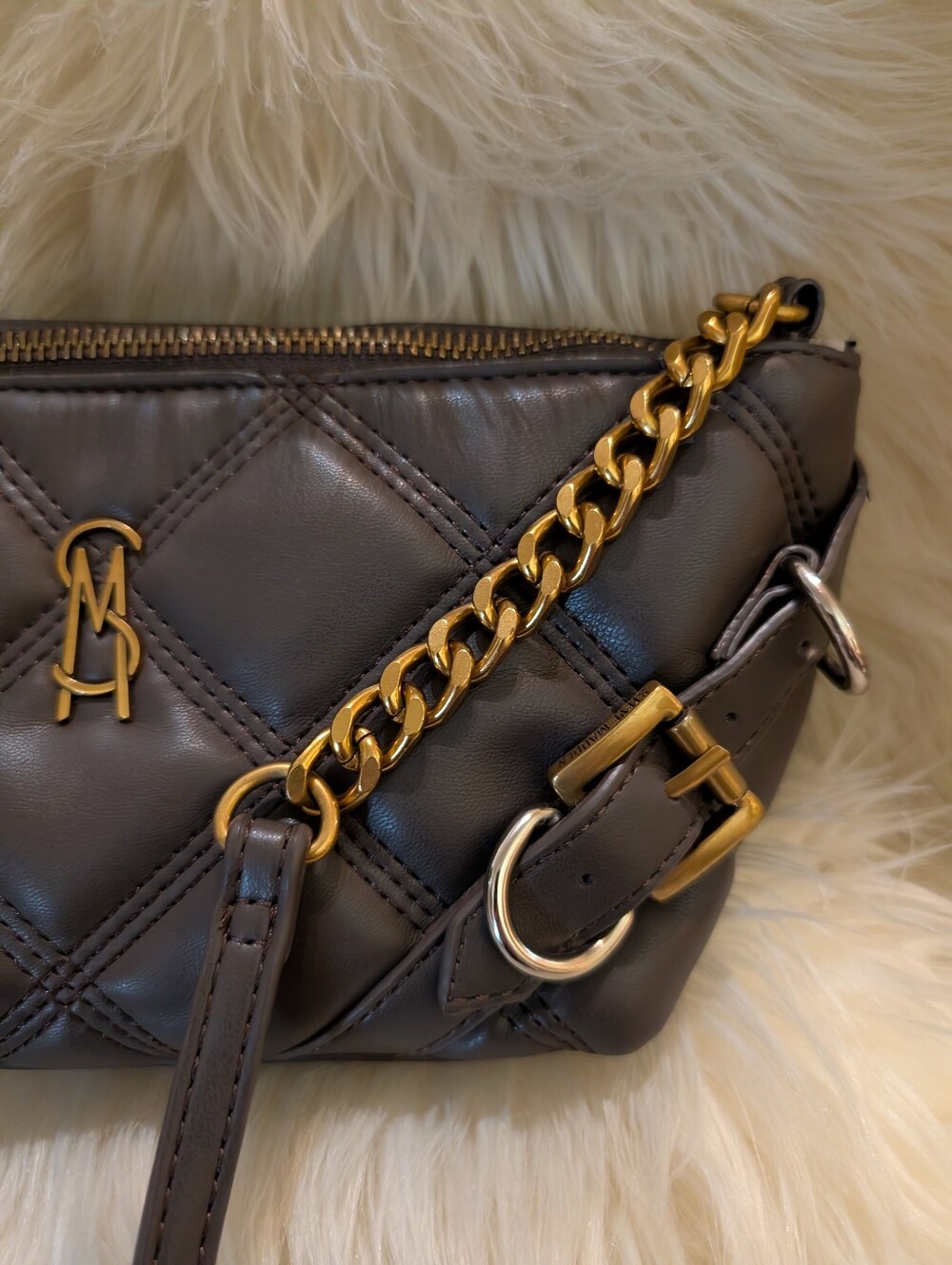 Steve Madden Mini Quilted Chain-Trim  Bag in An Olive Green/Grey